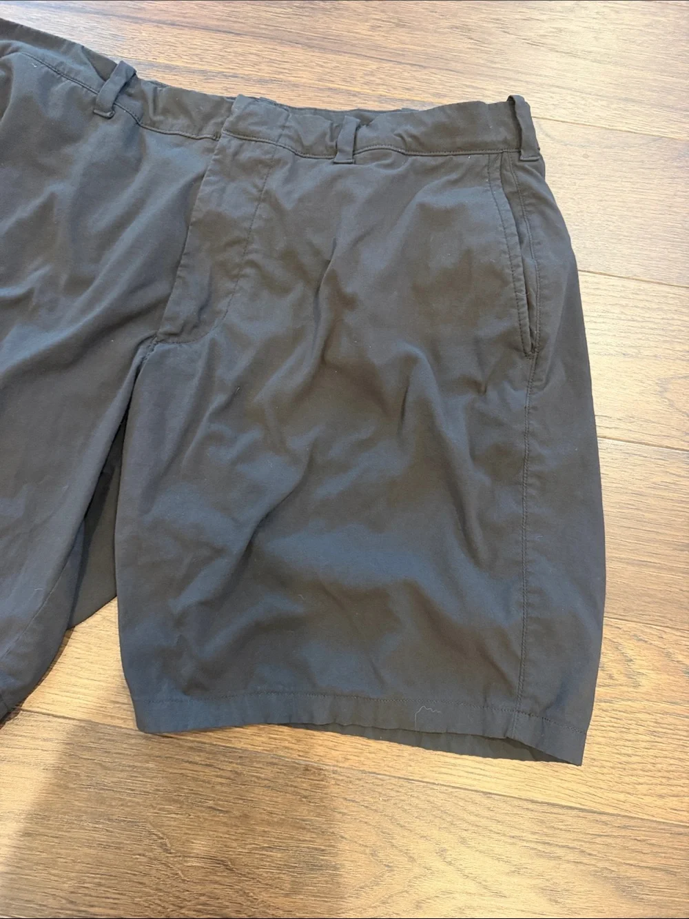 J. Crew Black Athleisure Stretch Shorts in Size 36 with 9” Inseam - C10-053